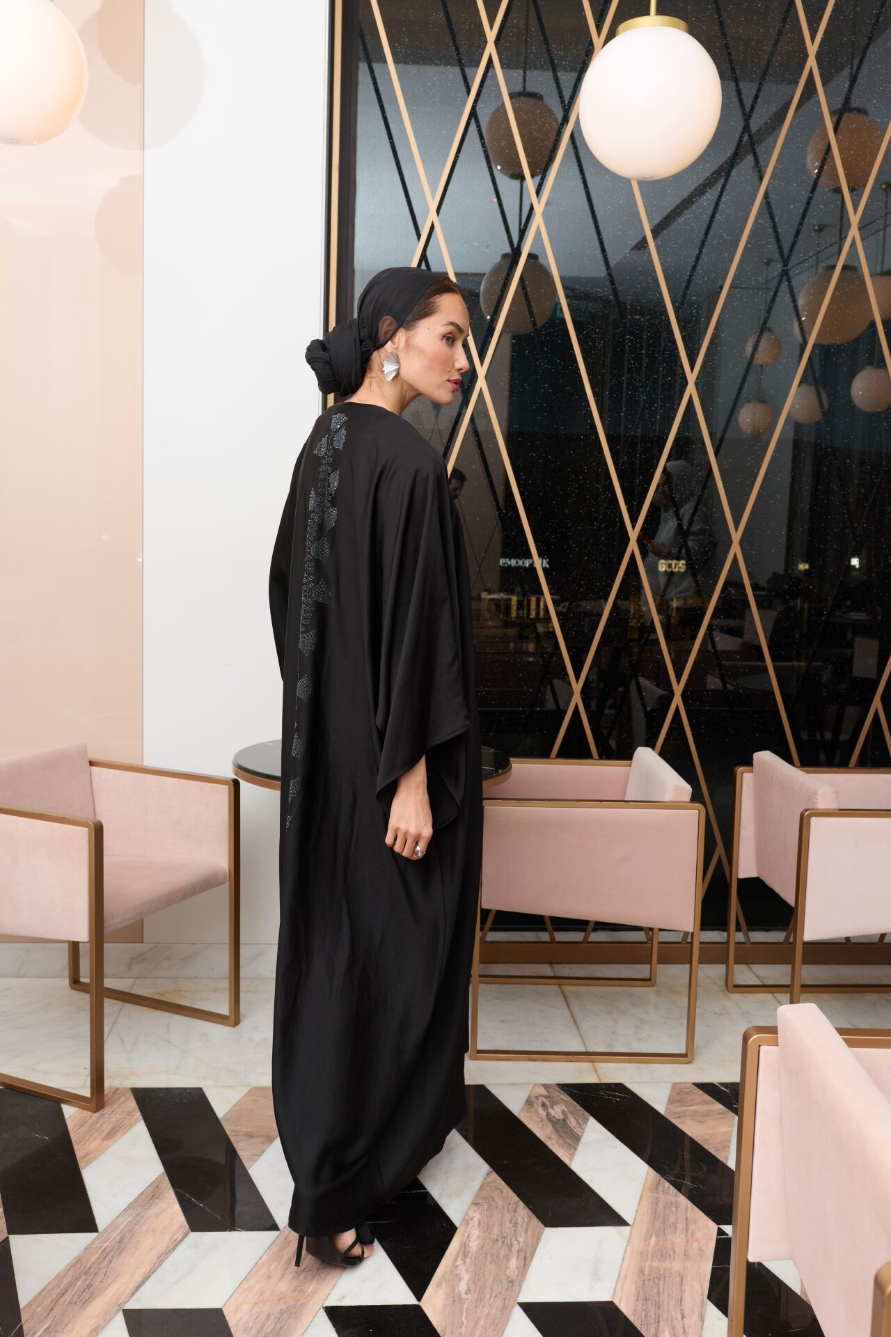 2035 Siyah Arka Gül Abaya+Uzun İç Elbise